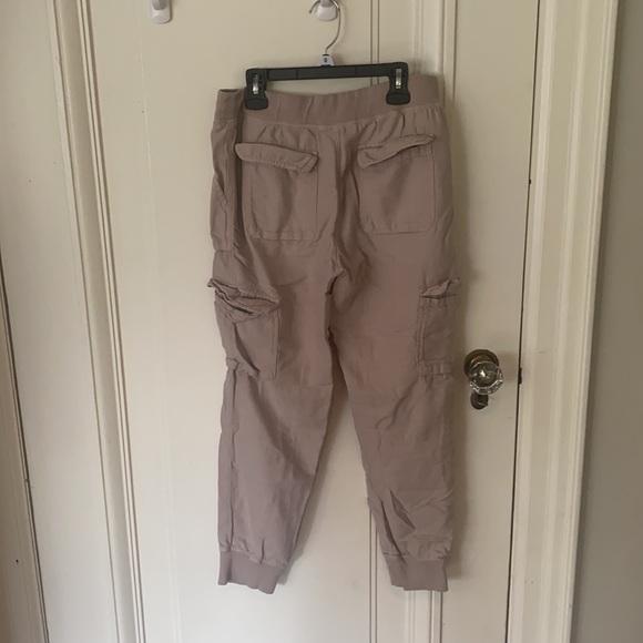 Aritzia Cebu Beige/Taupe Cargo Pants - Picture 5 of 7